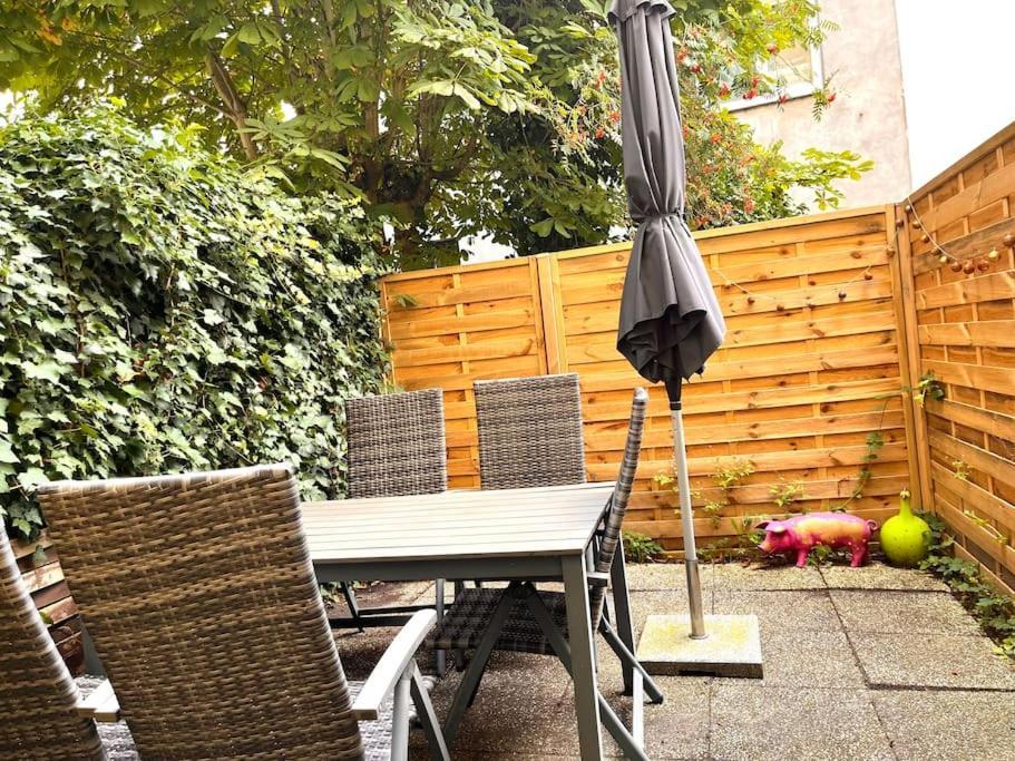 Doppelzimmer Mit Terrasse In Privatem Zuhause ลูเบค ภายนอก รูปภาพ