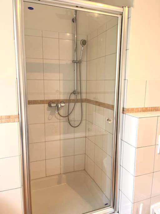 Doppelzimmer Mit Terrasse In Privatem Zuhause ลูเบค ภายนอก รูปภาพ