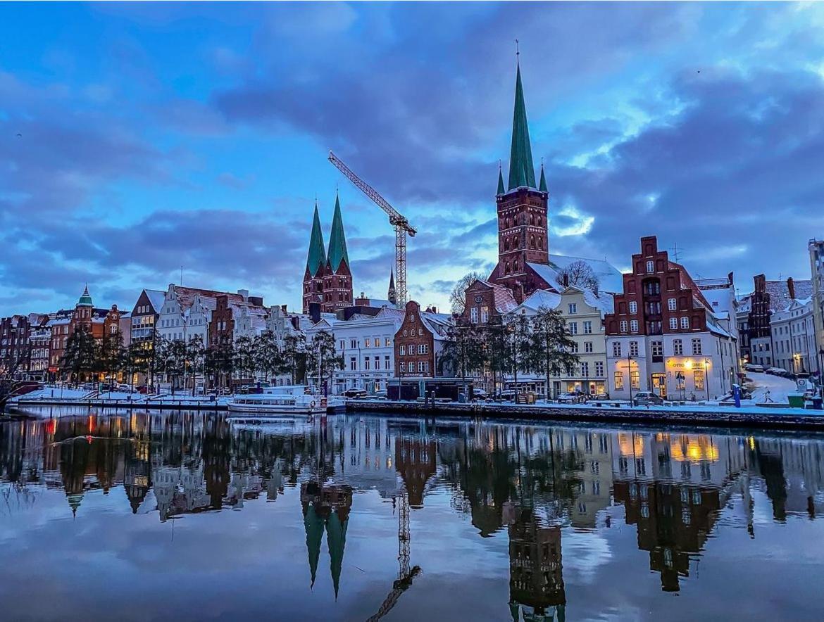 Doppelzimmer Mit Terrasse In Privatem Zuhause ลูเบค ภายนอก รูปภาพ