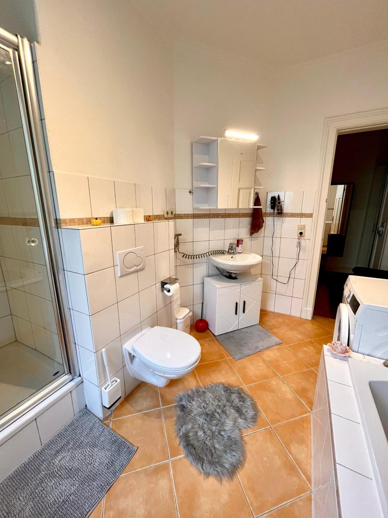 Doppelzimmer Mit Terrasse In Privatem Zuhause ลูเบค ภายนอก รูปภาพ