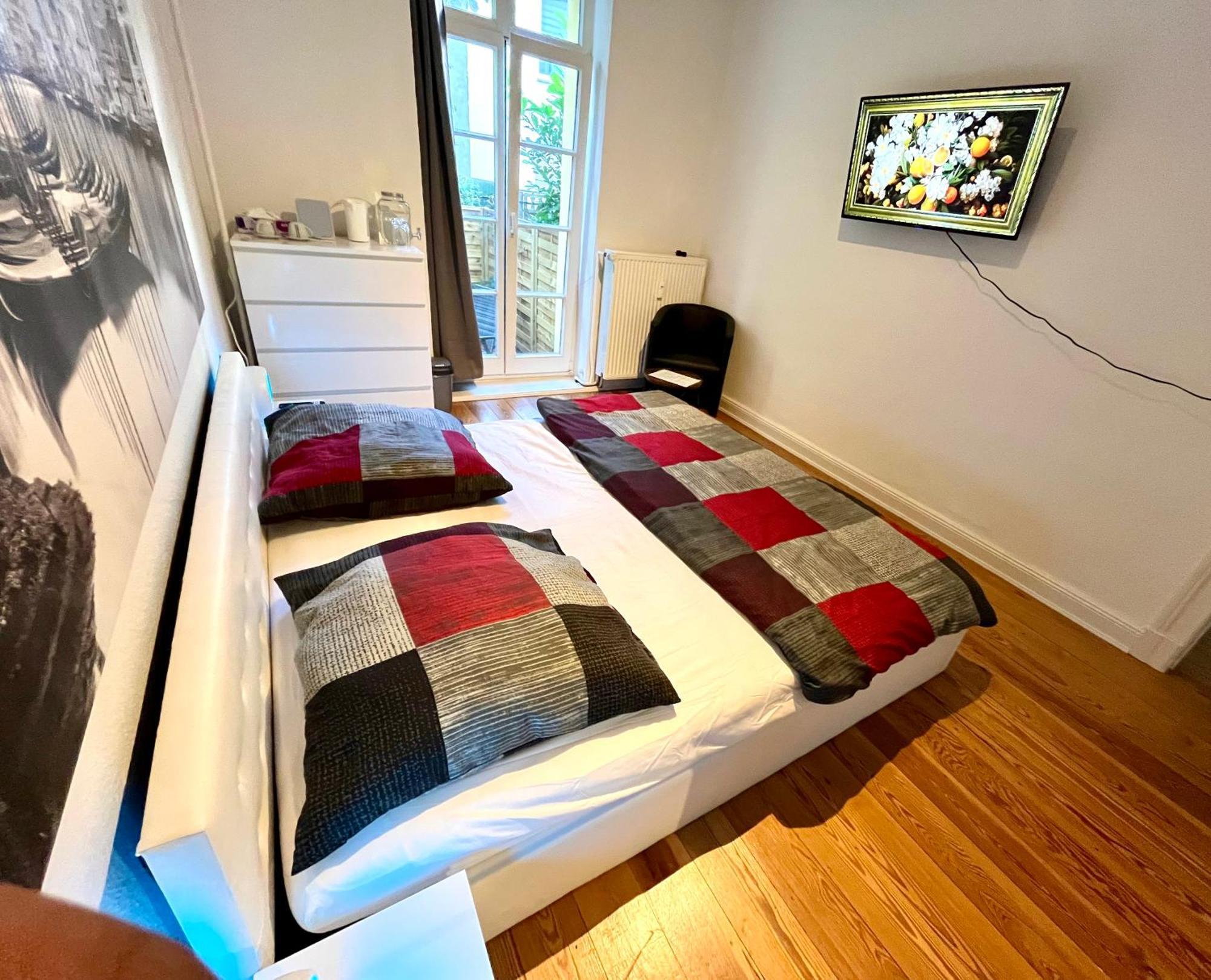 Doppelzimmer Mit Terrasse In Privatem Zuhause ลูเบค ภายนอก รูปภาพ