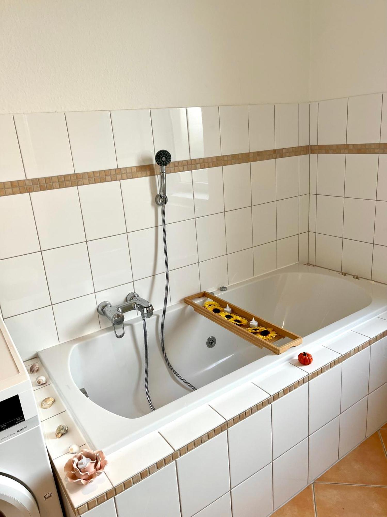 Doppelzimmer Mit Terrasse In Privatem Zuhause ลูเบค ภายนอก รูปภาพ
